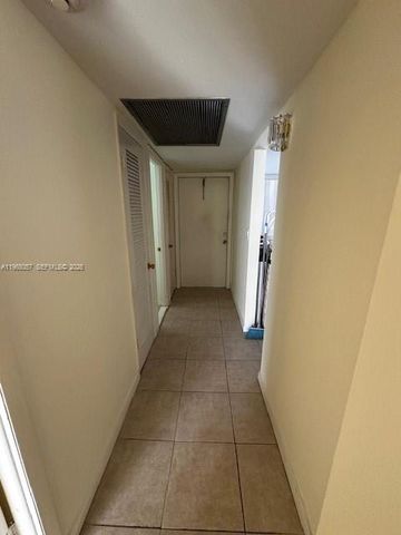 2223 Park Lane 304, Hollywood, FL 33021