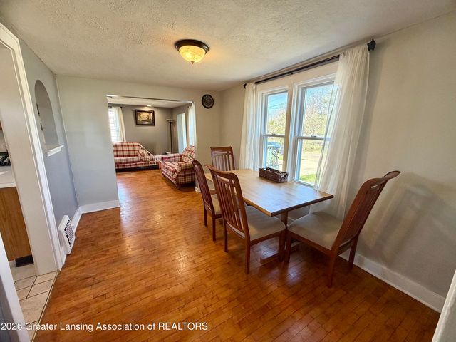 215 N Cottage Street, Potterville, MI 48876