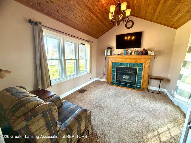 215 N Cottage Street, Potterville, MI 48876