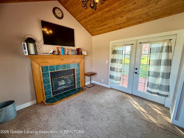 215 N Cottage Street, Potterville, MI 48876
