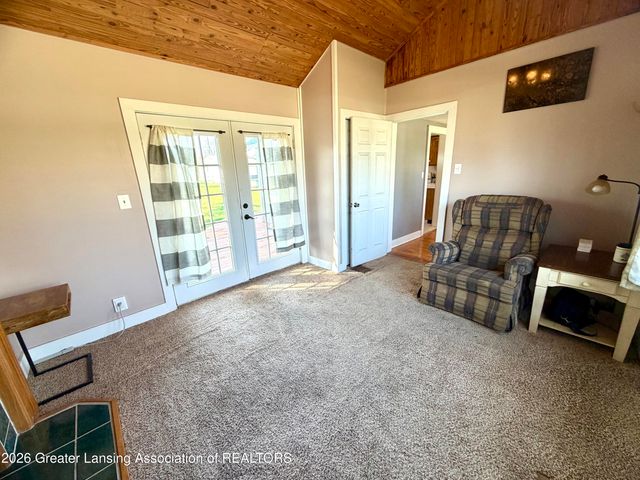 215 N Cottage Street, Potterville, MI 48876