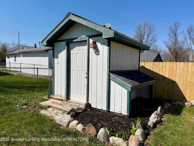 215 N Cottage Street, Potterville, MI 48876