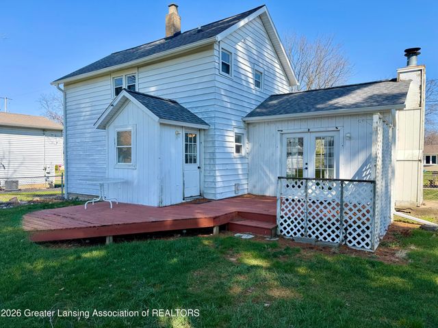215 N Cottage Street, Potterville, MI 48876