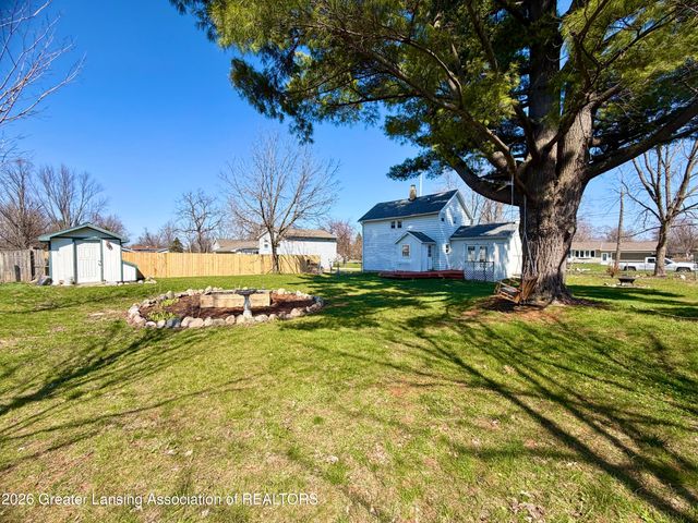 215 N Cottage Street, Potterville, MI 48876