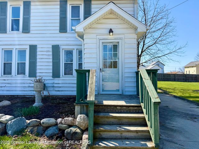 215 N Cottage Street, Potterville, MI 48876