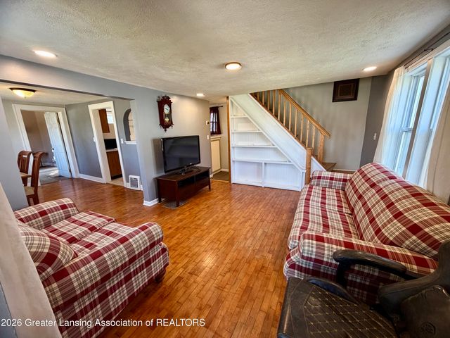 215 N Cottage Street, Potterville, MI 48876
