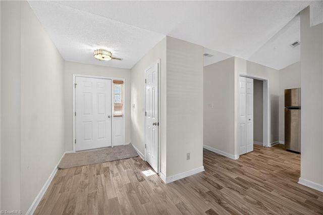 2035 Ardmore Village Lane, Winston-salem, NC 27127