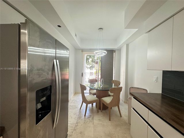 3900 Island Boulevard B-303, Aventura, FL 33160
