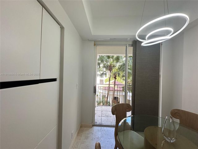3900 Island Boulevard B-303, Aventura, FL 33160
