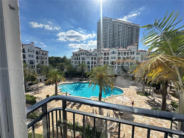 3900 Island Boulevard B-303, Aventura, FL 33160