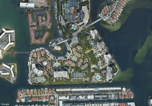 3900 Island Boulevard B-303, Aventura, FL 33160