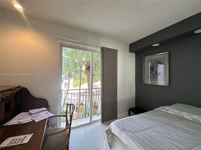 3900 Island Boulevard B-303, Aventura, FL 33160