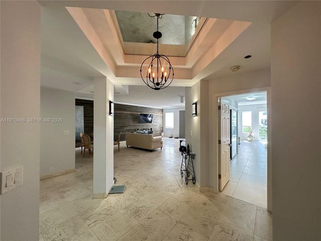 3900 Island Boulevard B-303, Aventura, FL 33160