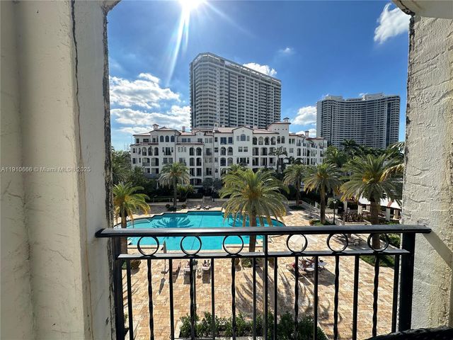 3900 Island Boulevard B-303, Aventura, FL 33160