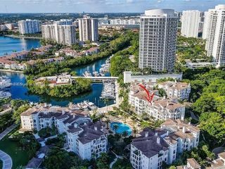 3900 Island Boulevard B-303, Aventura, FL 33160