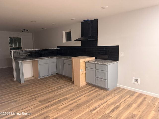 1522 Alma Ave, Louisville, KY 40215