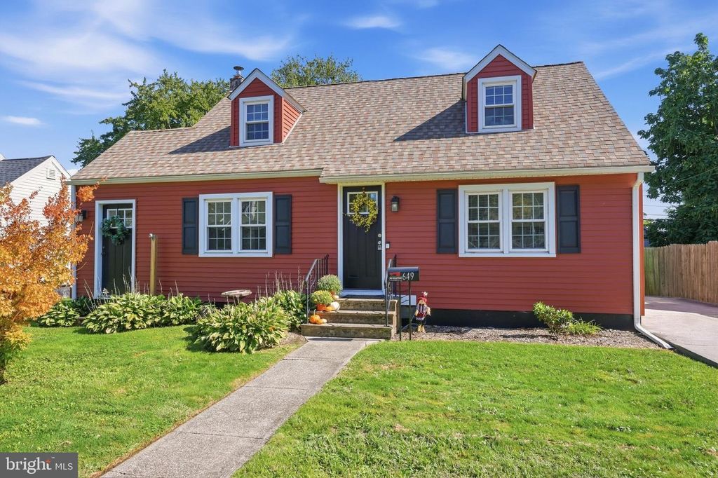 649 HILLCREST, MORRISVILLE, PA 19067 — exterior