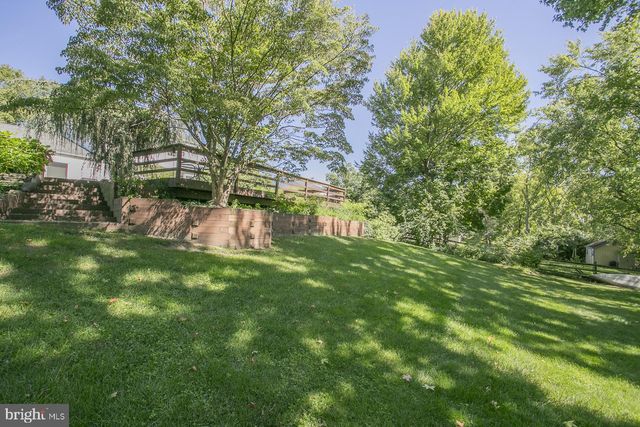 2908 VILLAGE GREEN LN, Norristown, PA 19403