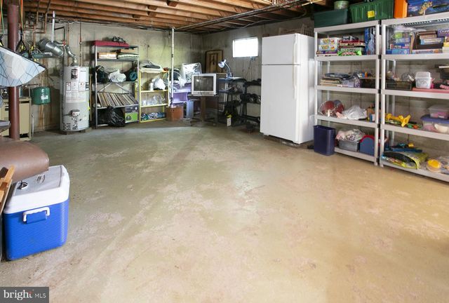2908 VILLAGE GREEN LN, Norristown, PA 19403