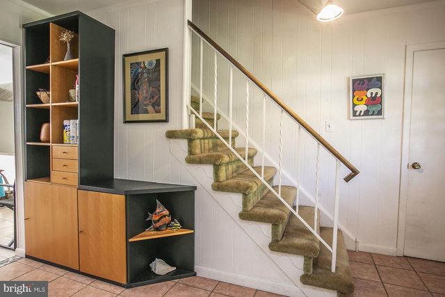 2908 VILLAGE GREEN LN, Norristown, PA 19403