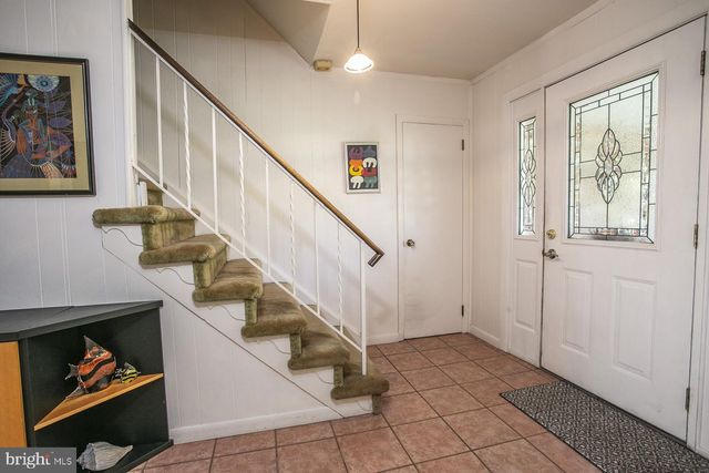 2908 VILLAGE GREEN LN, Norristown, PA 19403
