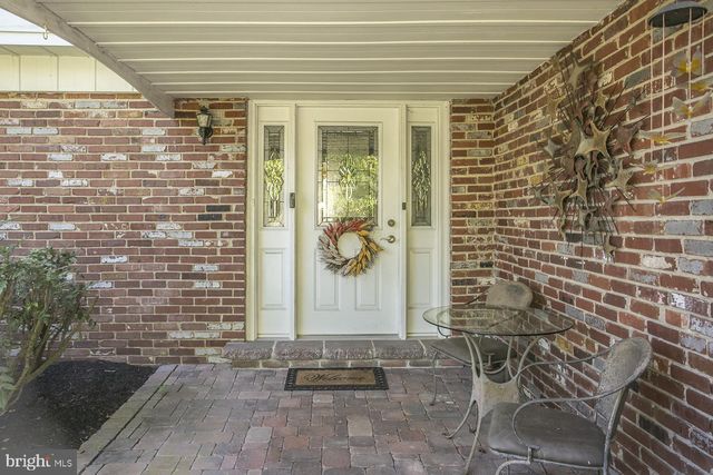 2908 VILLAGE GREEN LN, Norristown, PA 19403