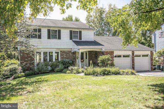 2908 VILLAGE GREEN LN, Norristown, PA 19403