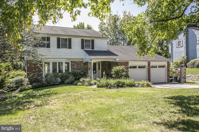 2908 VILLAGE GREEN LN, Norristown, PA 19403