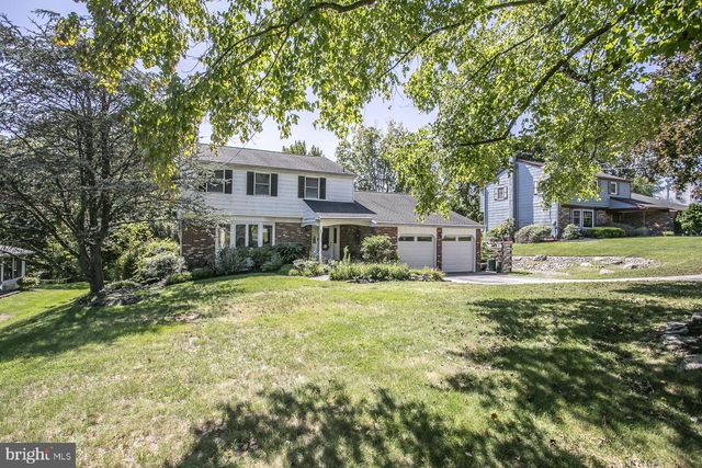 2908 VILLAGE GREEN LN, Norristown, PA 19403
