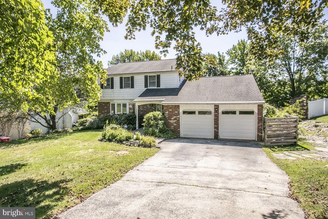 2908 VILLAGE GREEN LN, Norristown, PA 19403