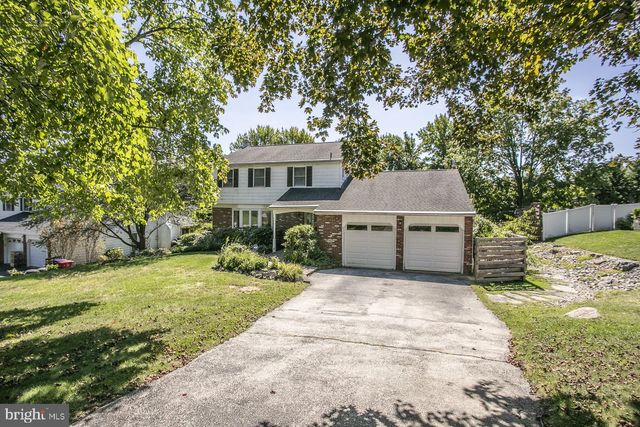 2908 VILLAGE GREEN LN, Norristown, PA 19403