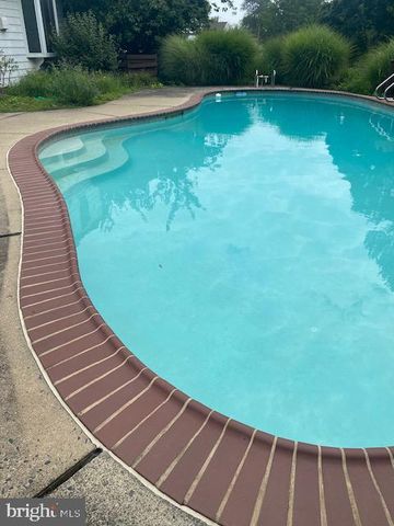 2908 VILLAGE GREEN LN, Norristown, PA 19403
