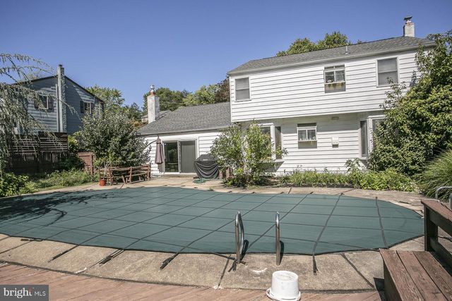 2908 VILLAGE GREEN LN, Norristown, PA 19403