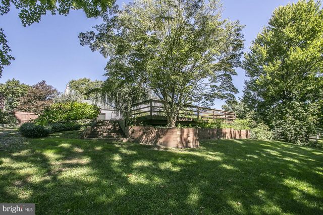 2908 VILLAGE GREEN LN, Norristown, PA 19403