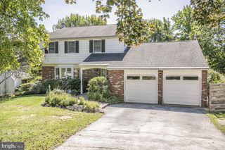 2908 VILLAGE GREEN LN, Norristown, PA 19403
