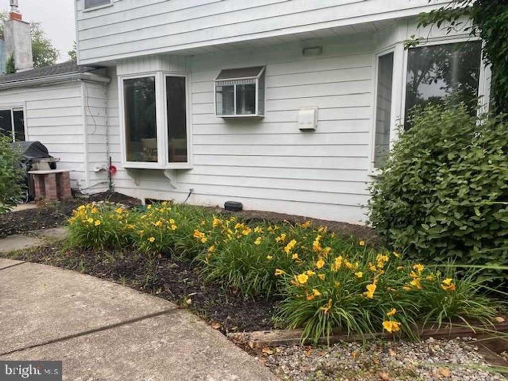 2908 VILLAGE GREEN LN, NORRISTOWN, PA 19403 — photo 3