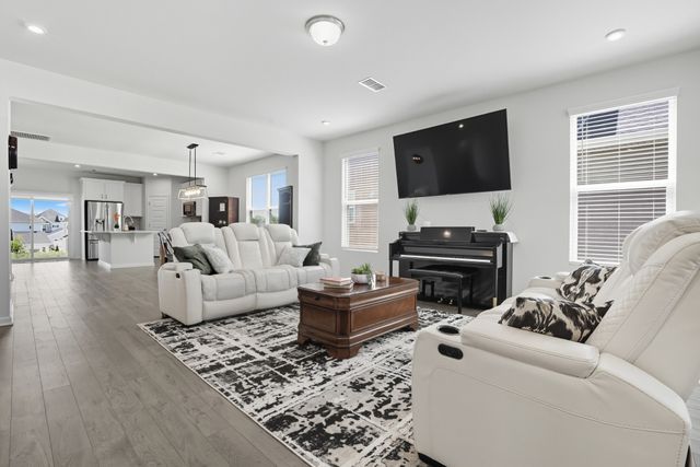 1076 Laurel Valley Ln, Mount Juliet, TN 37122