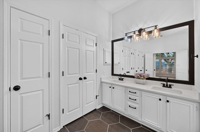 709 Coal Creek Drive, Mansfield, TX 76063