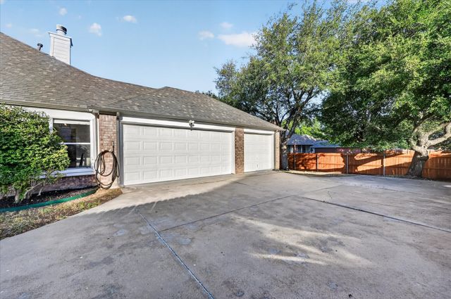 709 Coal Creek Drive, Mansfield, TX 76063