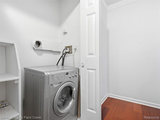 408 Fox Hills Drive 2, Bloomfield Hills, MI 48304