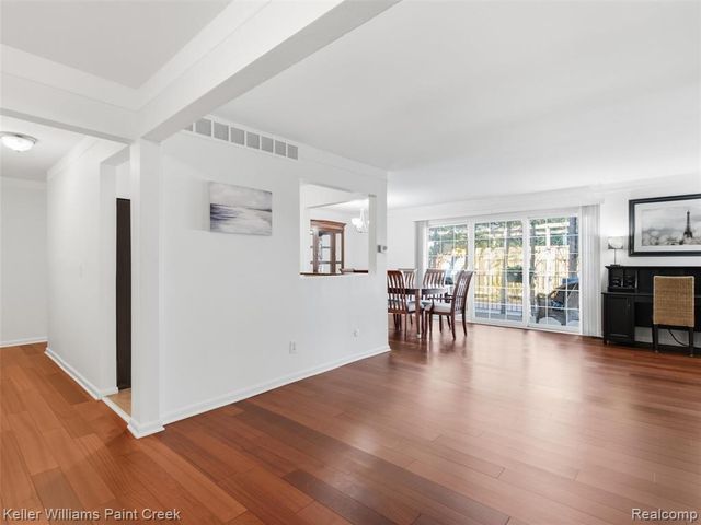 408 Fox Hills Drive 2, Bloomfield Hills, MI 48304