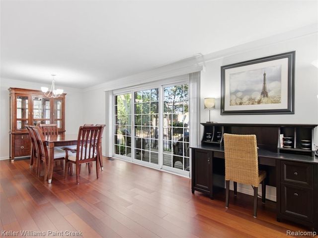 408 Fox Hills Drive 2, Bloomfield Hills, MI 48304