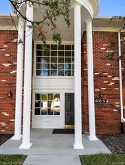 408 Fox Hills Drive 2, Bloomfield Hills, MI 48304