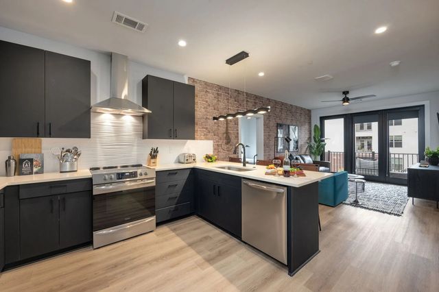 303 31st Ave N Apt 305, Nashville, TN 37203