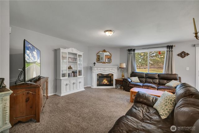 20209 2nd Avenue Ct E, Spanaway, WA 98387