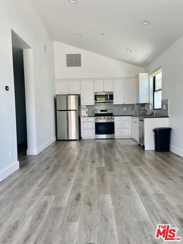 11922 Isis Avenue, Hawthorne, CA 90304