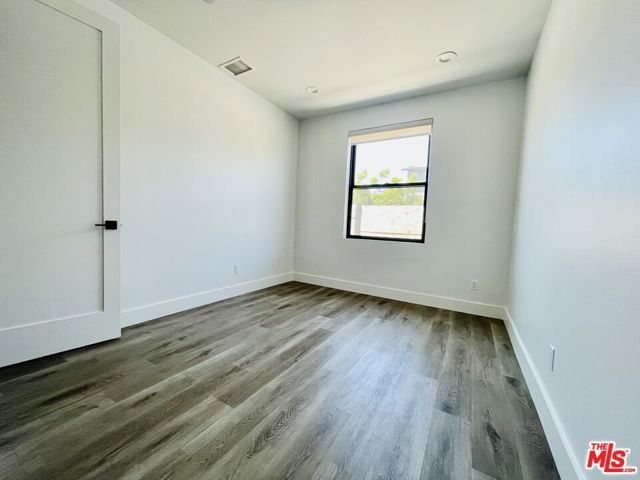 11922 Isis Avenue, Hawthorne, CA 90304