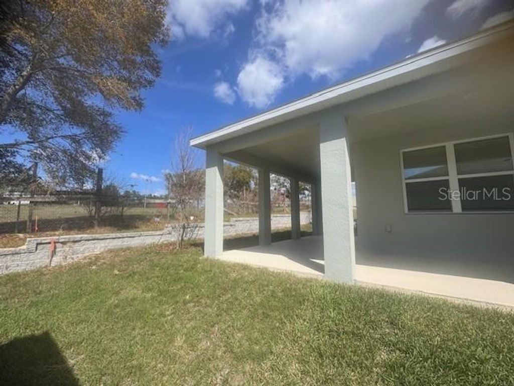 Image 11 of property listing at 4763 TURKEY OUTLOOK ROAD, Apopka, FL 32712