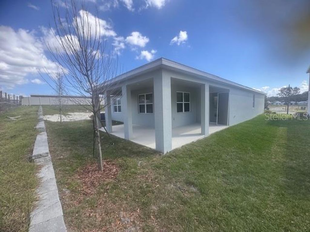 Image 12 of property listing at 4763 TURKEY OUTLOOK ROAD, Apopka, FL 32712