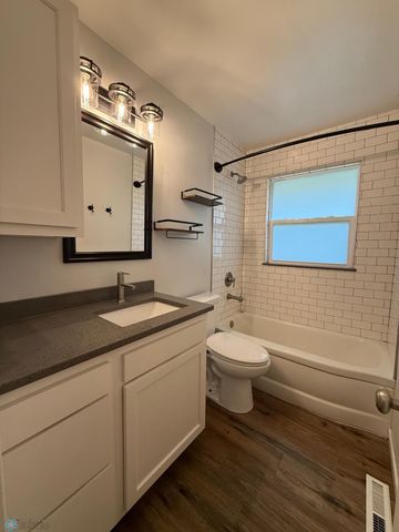 2009 13th Avenue S, Fargo, ND 58103